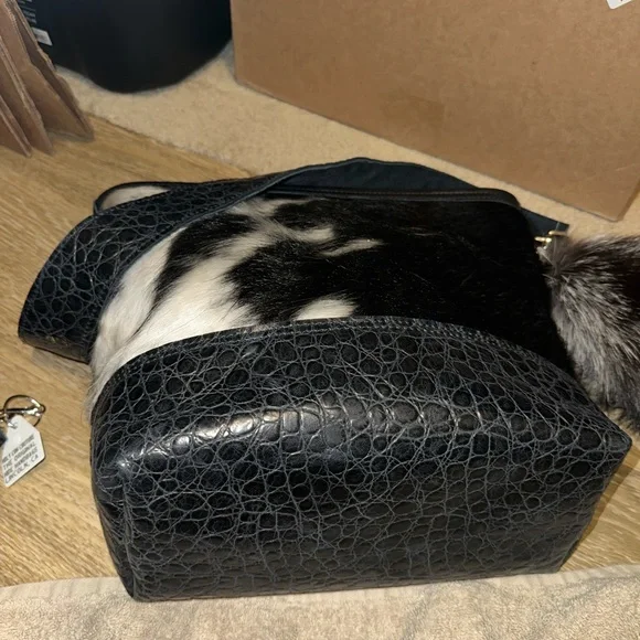 Stylish Black and White Fur Women's Bag - Picture 3 of 5